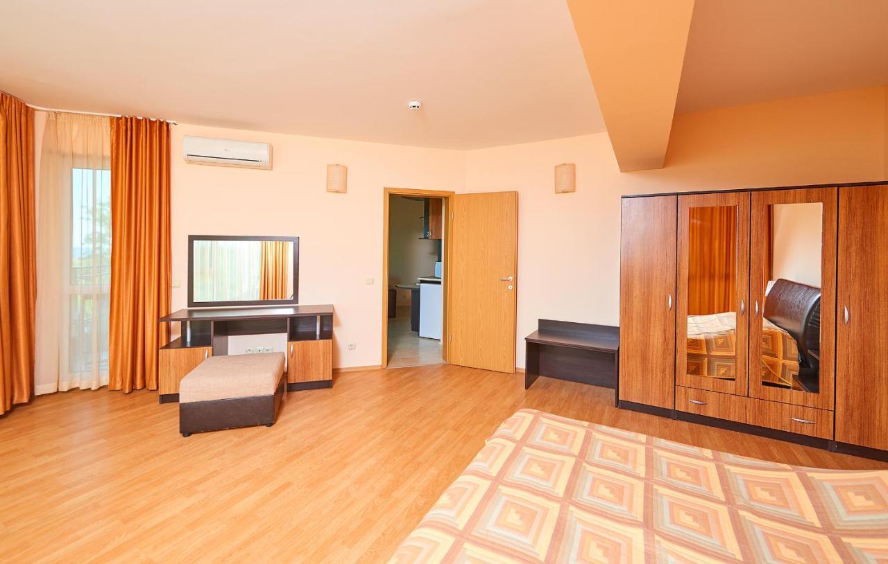 Guest House California Поморие Экстерьер фото